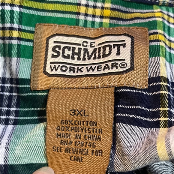 CE Schmidt Work Wear Short-Sleeve Plaid Button-Up Shirt in Green/Black - Picture 6 of 7